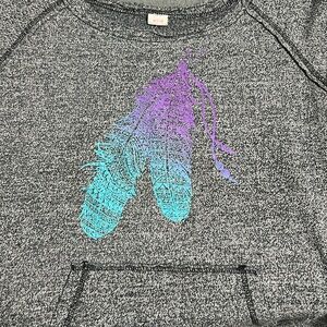 Women's feather boatneck long sleeve, size Medium